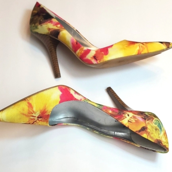 Worthington high heel size 6 1/2 M Very good condition - Picture 9 of 17